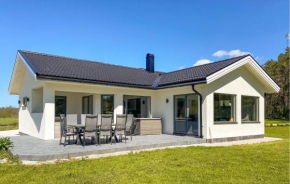 3 Bedroom Cozy Home In Gotlands Tofta, Tofta